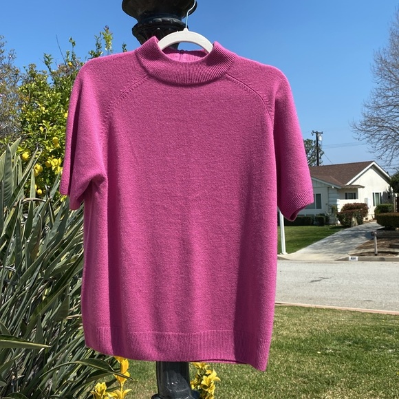 HOT PINK MOCKNECK SHORT SLEEVE SWEATER  - TOG SHOP XL GUC FLATTERI… - Picture 2 of 15